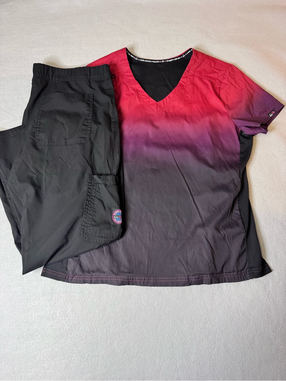 koi Ombre Red to Black Womens scrub set size Large